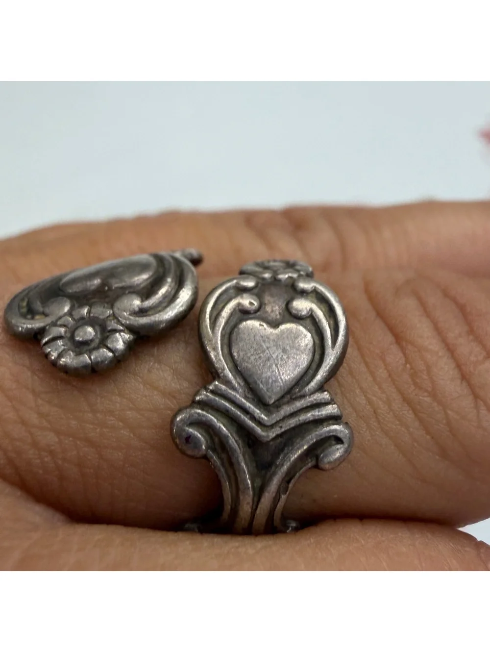 Avon Sterling filigree heart detail bypass ring size 8.5 vintage 60s